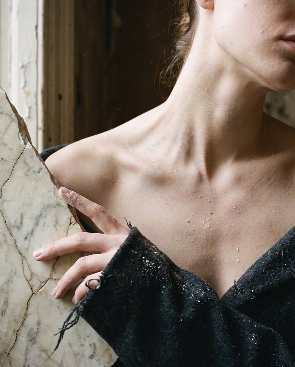 inspiracion en la bola negra – Editorial photography by The Ritual Agency (14)