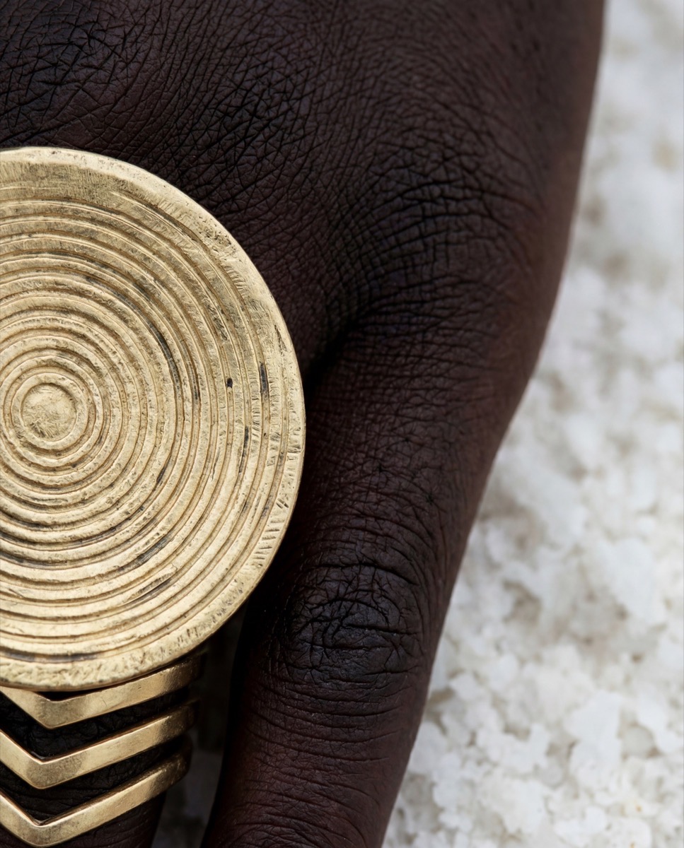 Salt & Gold — AI Jewelry Editorial Campaign – jewelry photography by The Ritual Agency (10)